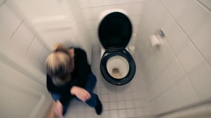 Wanita Tua Terkurung di Toilet Perpustakaan 36 Jam