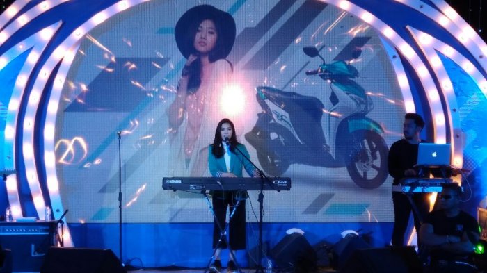 Isyana Sarasvati : Apo kabar Palembang! Ratusan Penonton Histeris