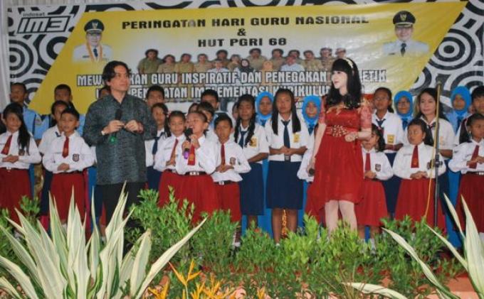 Ita Purnama Sari Meriahkan HUT PGRI di OKU