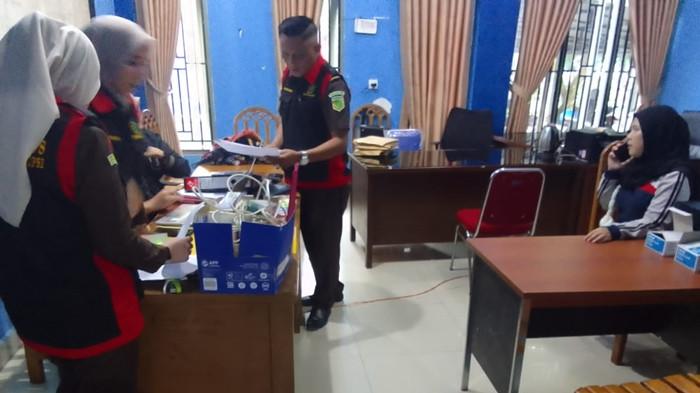 Breaking News: JAKSA Rompi Hitam Merah Dipimpin Kajari Hasan Geledah Kantor PUTR Kota Pagar Alam