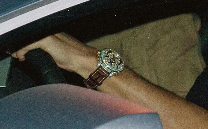 Cristiano Ronaldo Beli Jam Tangan Baru Seharga Rp 1,8 Miliar
