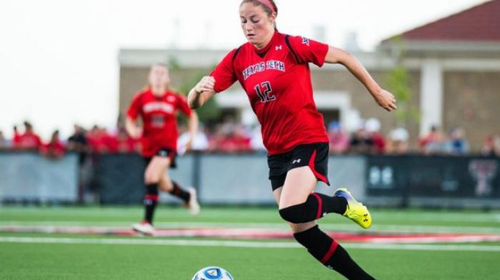 Janine Beckie, Cetak Gol Tercepat Hari Pertama Sepak Bola Putri