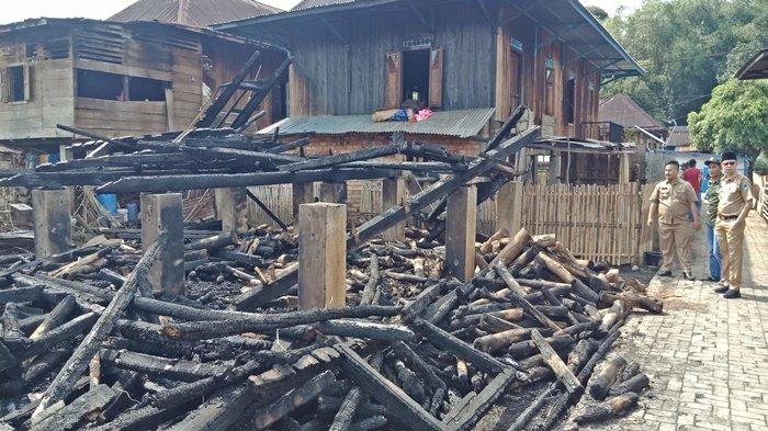 Yogi Nyaris Terpanggang, Remaja di Lahat Terjun dari Lantai 2 saat Rumahnya Terbakar