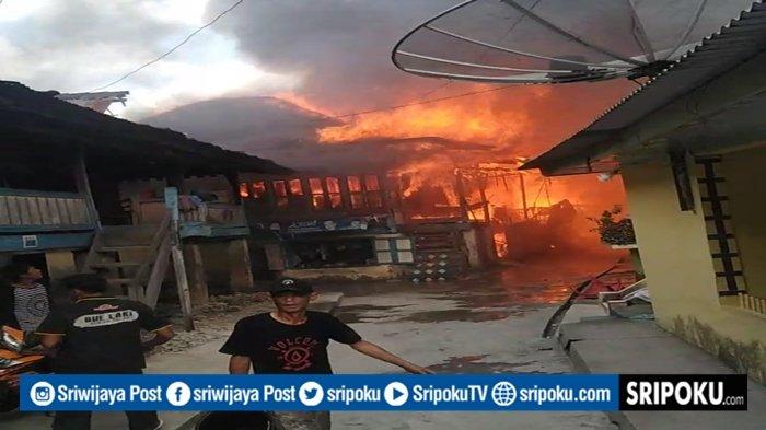 Kesaksian Warga Lihat Ganasnya Api Membakar Pemukiman di Pasar Bawah Lahat, Banyak Korban Luka-luka