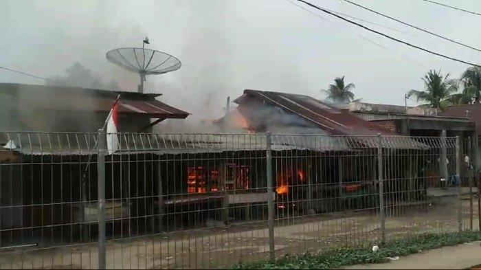 Ditinggal Pemilik Nonton Karnaval, Warung di Pasar B Srikaton Musi Rawas Ludes Terbakar