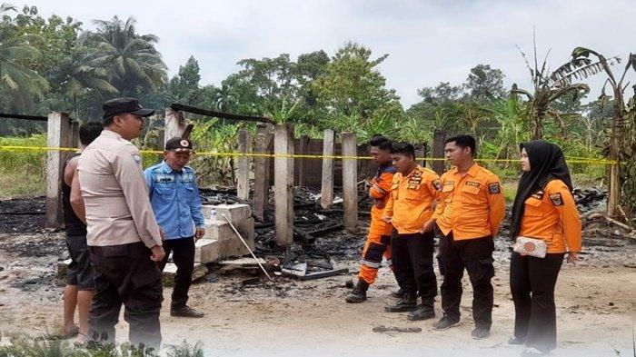 Kesedihan Lansia 70 Tahun Lihat Rumah Panggungnya Sudah Jadi Arang : Di Mana Kami Berteduh