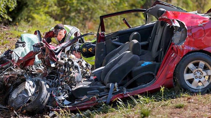 Temukan Jasad Wanita dalam Mobil Ringsek, Polisi Kaget Saat Memeriksa Ini di Ponselnya