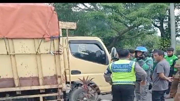 BREAKING NEWS : Dihantam Truk Usai Terjatuh dari Motor, Gadis 19 Tahun di Palembang Tewas
