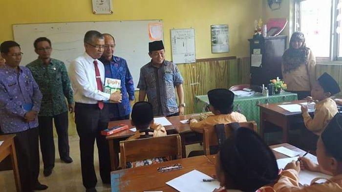Disdik Dapat Laporan 3 Tiga SDIT di Sumsel Gunakan Buku Kontroversi Banci Boleh Jadi Imam Salat