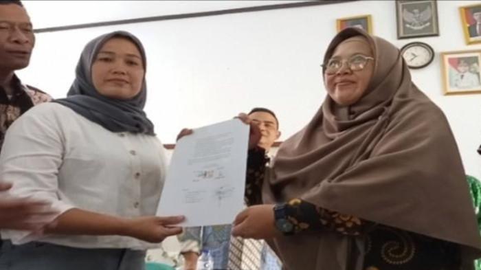 Reaksi Polisi Saat Tri Indah Ibu Murid yang Ditampar Kepsek Cabut Laporan, belum Restorative Justice