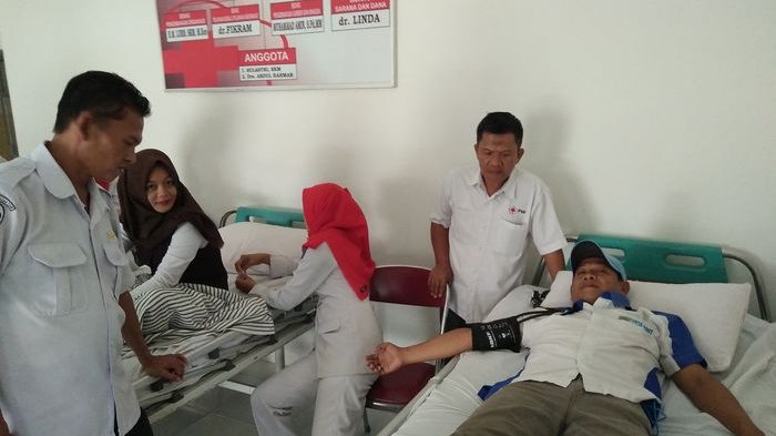Kebutuhan Darah Meningkat Jelang Akhir Tahun, Anggota PWI OKI Turut Sumbangkan Darah