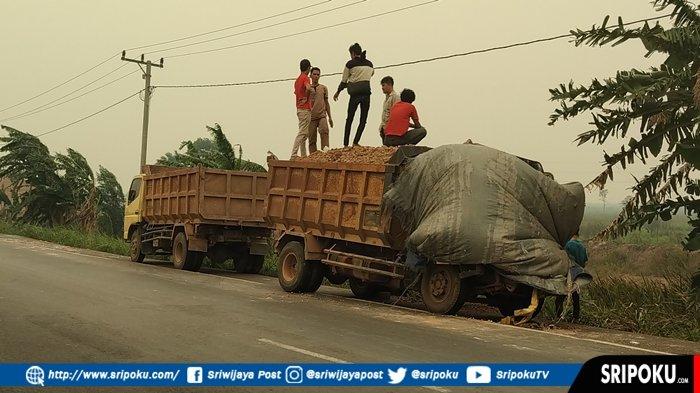 Kecelakaan Beruntun di KM 18 Jalintim Palembang-Indralaya, Satu Unit Mobil Truk Ringsek