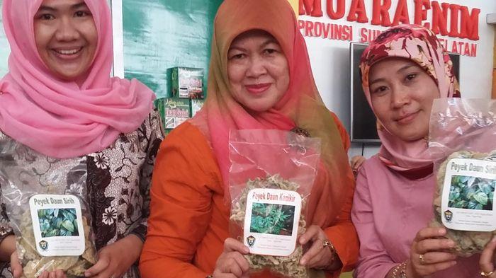 Yuk, Cicipi Gurihnya Kripik Daun Sirih