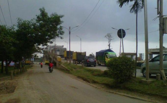 Arus Lalulintas di Jembatan Musi II Lancar