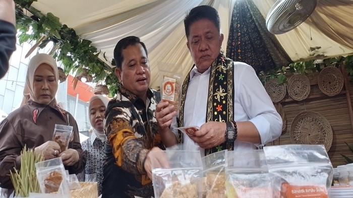 Kelola Rempah Lengkuas jadi Cemilan Abon hingga Keripik, Herman Deru Puji Banyuasin