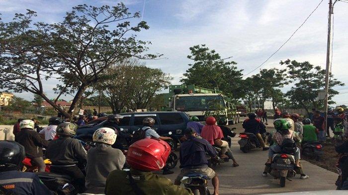 Nasib Pengendara Motor yang Terpental Saat Kecelakaan di Soekarno Hatta Sore Tadi