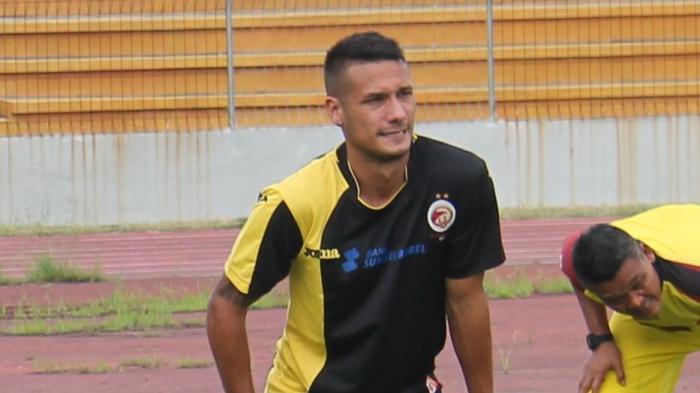 Raphael Maitimo bersama Sriwijaya FC.