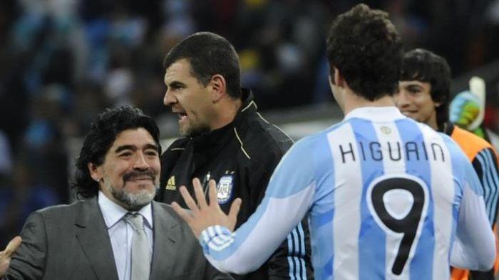 Maradona Sesali Keputusan Higuain Pindah ke Juventus