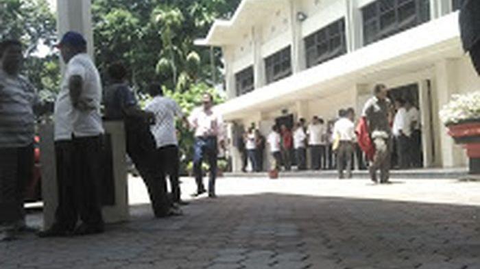 Massa Pendukung Ofi 'Kuasai' PN Palembang