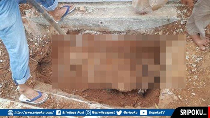 Jasad Apriyanita yang dikubur dengan dicor semen sedalam 50 cm