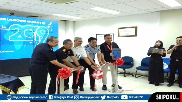 Tingkatkan Layanan ke Penumpang, Bea Cukai Palembang Luncurkan Aplikasi e-CD. Ini Kemudahannya
