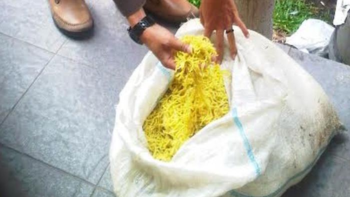 Polda Sumsel Sita 48 Karung Mi Berformalin