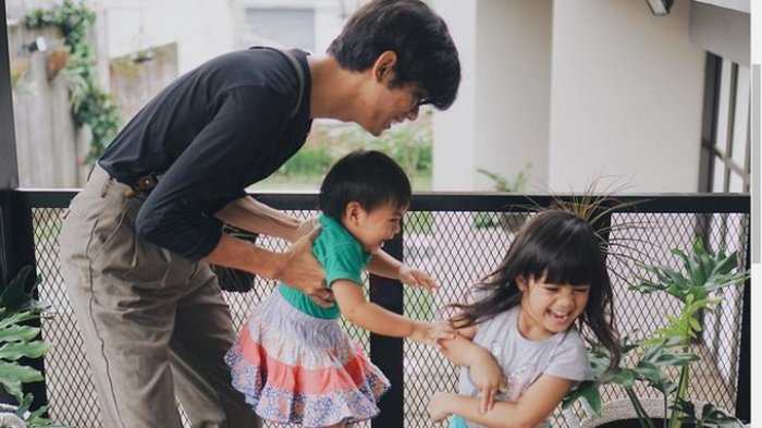 Ucapkan Ijab Qobul Sampai 3 Kali, Begini Kehidupan Sekarang Keluarga Vokalis Band Ini!