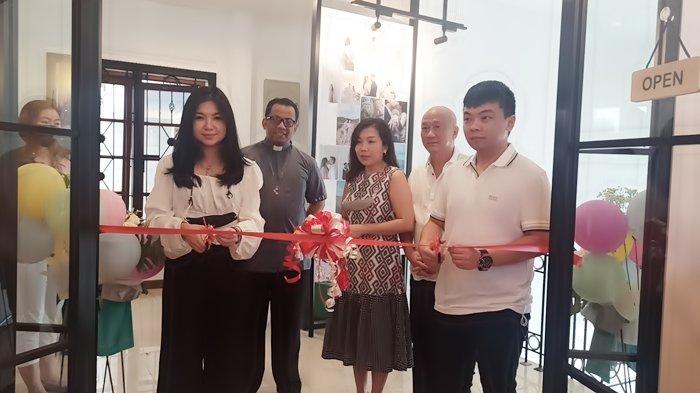 Mengenal Monika Lavender Anak Kurmin Halim, Fotografer Cantik Alumni RMIT University di Australia