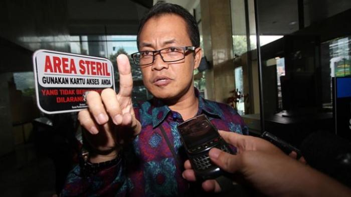 Beri Keterangan Bohong, Orang Dekat Akil Muhtar Jadi Tersangka KPK