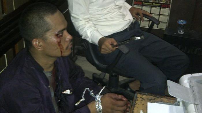 Tiba-tiba Musdari Serang Penumpang Travel dengan Kunci Pas