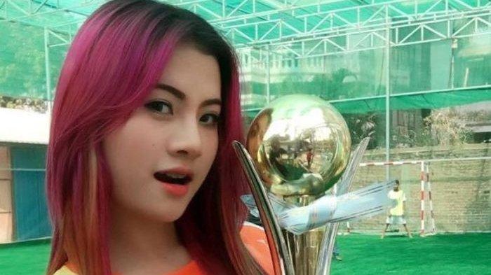 Tonton Piala AFF 2018 , Myanmar Melawan Kamboja, Wanita Ini Jadi Perdebatan di Media Sosial