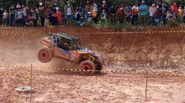 Jelang Event Nasional, Belasan Offroader Taklukan Sirkuit Berlumpur di Belitang OKU Timur