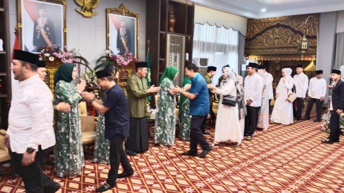 Berita Foto: Suasana Open House Idul Fitri Gubernur Sumsel Herman Deru - open-house-gubernur-sumsel-idul-fitri-1444-h-1.jpg