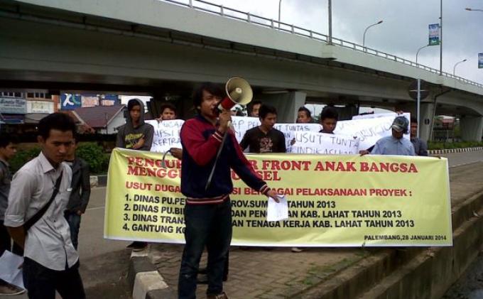 Puluhan Massa Minta Kapolda Sumsel Usut Dugaan Korupsi