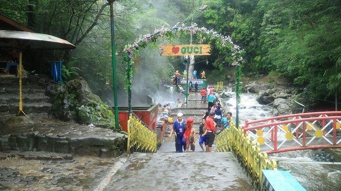 Pancuran 13, Wisata Pemandian Air Panas di Jateng yang Pas Dikunjungi saat Dingin