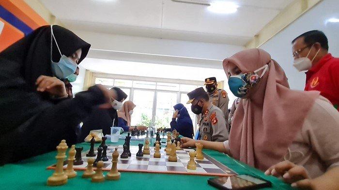 Kurang Dari 10 Menit, 'Perwira' Kapolda Sumsel Tumbang saat Hadapi Pecatur Pelatda Sumsel