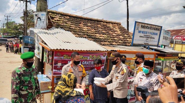 Babinsa Koramil Sukarami Ikuti Kapolda Sumsel Launching Warung Gratis Mang Pedeka