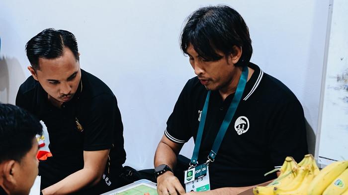 PELATIH BUDI SUDARSONO - Budi Sudarsono mengaku karena kecintaan dan kepeduliannya sehingga siap mempertaruhkan namanya mendampingi Sriwijaya FC yang kini terpuruk di musim Pegadaian Championship 2025/26 ini.