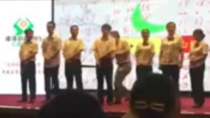 VIDEO: Seperti Ini Kejamnya Metode Pelatihan untuk Karyawan Bank di China
