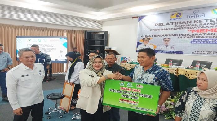70 Warga Muara Enim Dilatih Keterampilan Pangkas Rambut dan Tata Rias