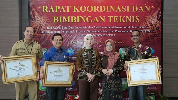 Muara Muara Enim Raih 2 Penghargaan dari Gubernur Herman Deru, Terbaik ...