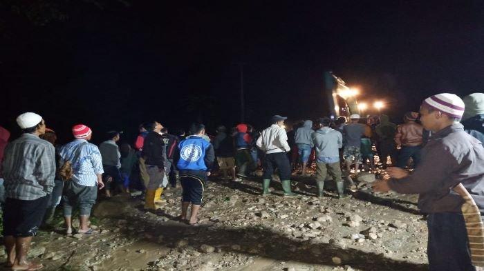Dilakukan Pencarian Selama 7 Jam, Korban Longsor di OKUS Ditemukan Tewas Dengan Tangan Patah
