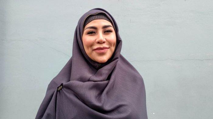 Bukannya Dirawat, 5 Artis Ini Malah Dicerai Saat Sakit Parah, Paling Pilu Ada yang Meninggal Dunia