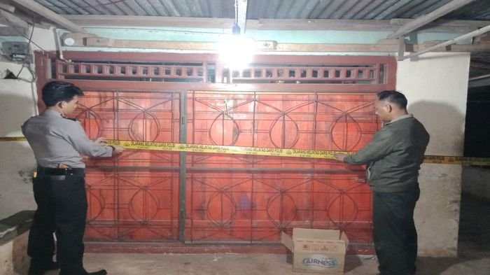 Masuk Dari Loteng, Dua Perampok Bantai Satu Keluarga di Desa Sanga Muba