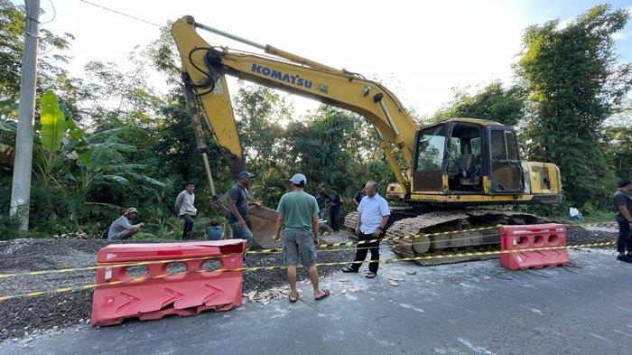 Pasca Jalinteng Muba Amblas Akibat Banjir, Pj Bupati Tinjau Langsung Perbaikan