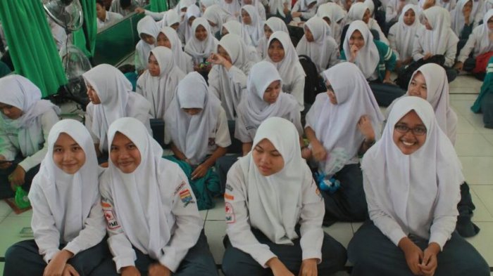 Pesantren Ramadhan di SMA N 5 Palembang Buat Pelajar Makin Semangat Berpuasa - pesantren_20170531_192113.jpg