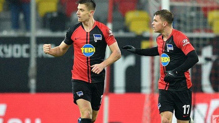 Terusir dari AC Milan Krzysztof Piatek, Gol Pertamanya Hanya Lewat Titik Penalti di Bundesliga