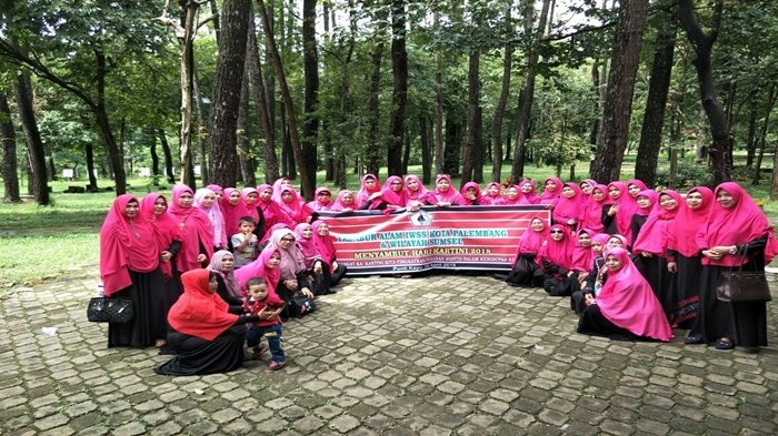 Hari Kartini Ala Perempuan Sulsel di Palembang