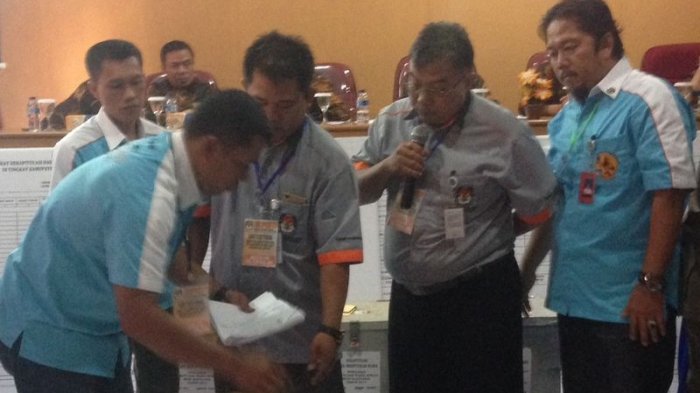 Sebelum Rekapitulasi Suara, PPK Wajib Tunjukkan Kotak Suara Tersegel