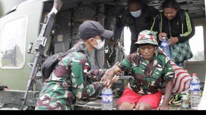 Sudah 22 Tahun Mengajar, Guru Perempuan Asal Medan Minta Keluar dari Kiwirok, Kini Dievakuasi TNI